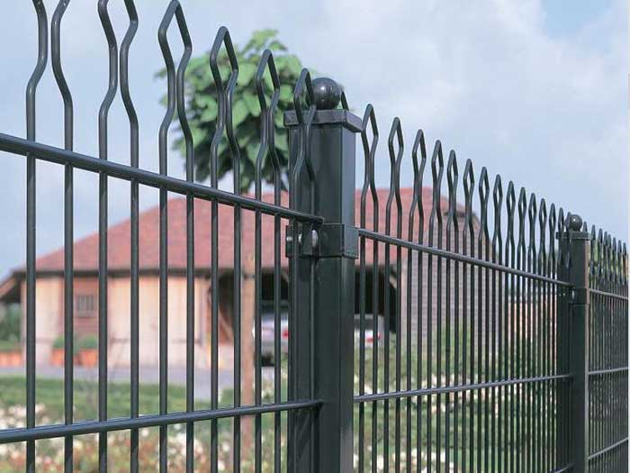 pyramid mesh fence